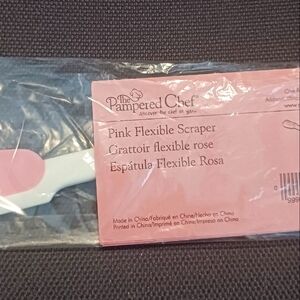 PAMPERED CHEF ~ PINK FLEXIBLE SCRAPER #4461 ~ New
